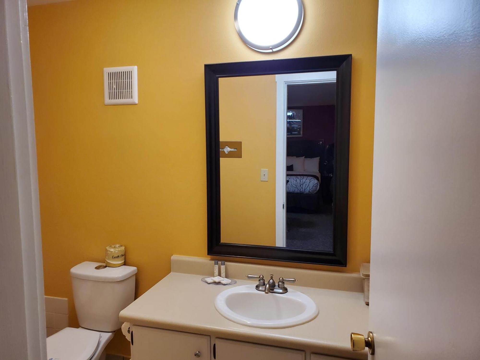 Olympic Inn & Suites Aberdeen Room photo